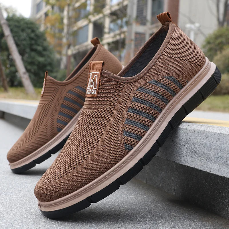 Men’s Slip-On Mesh Sneakers With Knitted Upper and Textured Sole