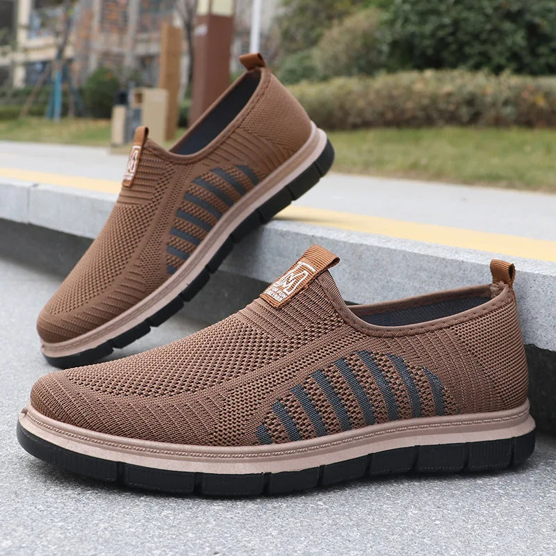Men’s Slip-On Mesh Sneakers With Knitted Upper and Textured Sole