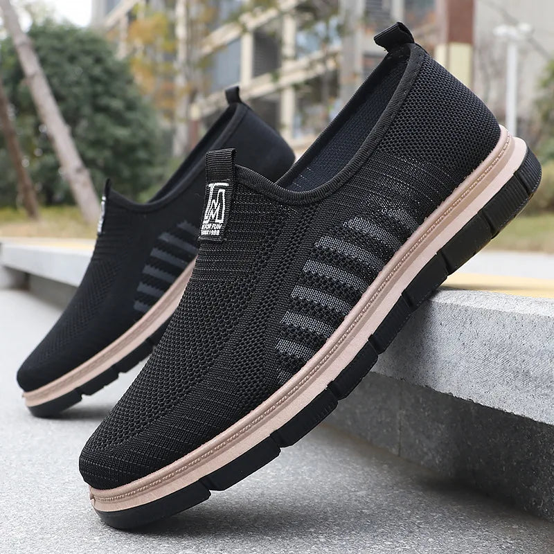 Men’s Slip-On Mesh Sneakers With Knitted Upper and Textured Sole